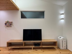 杉でテレビボードを作成