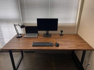 オイル塗装仕上げのPCデスク