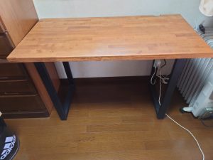 タモの作業デスク