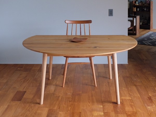 ダイニングテーブル