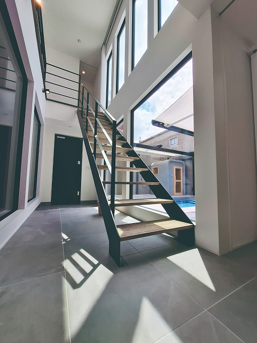 ストレート階段事例