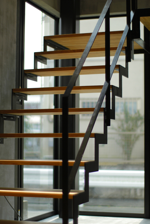 タモ集成階段事例