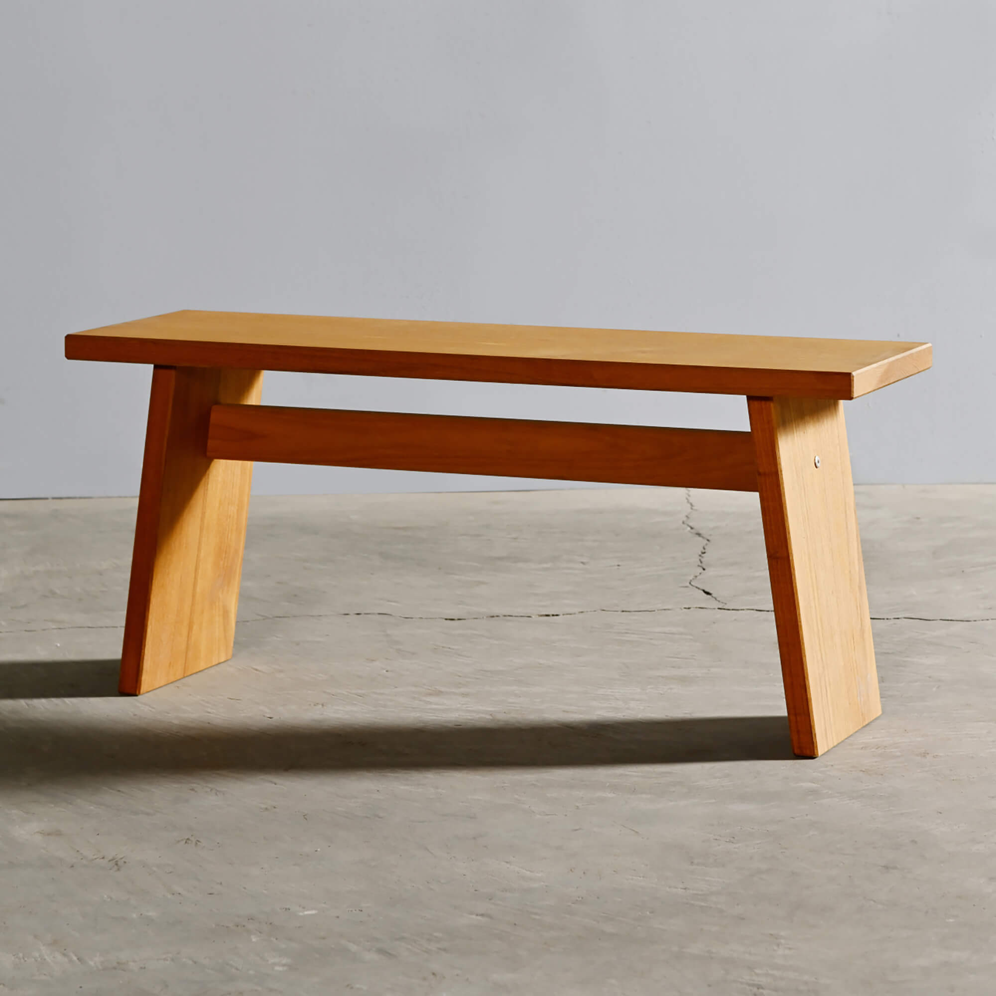 スツール／面材脚