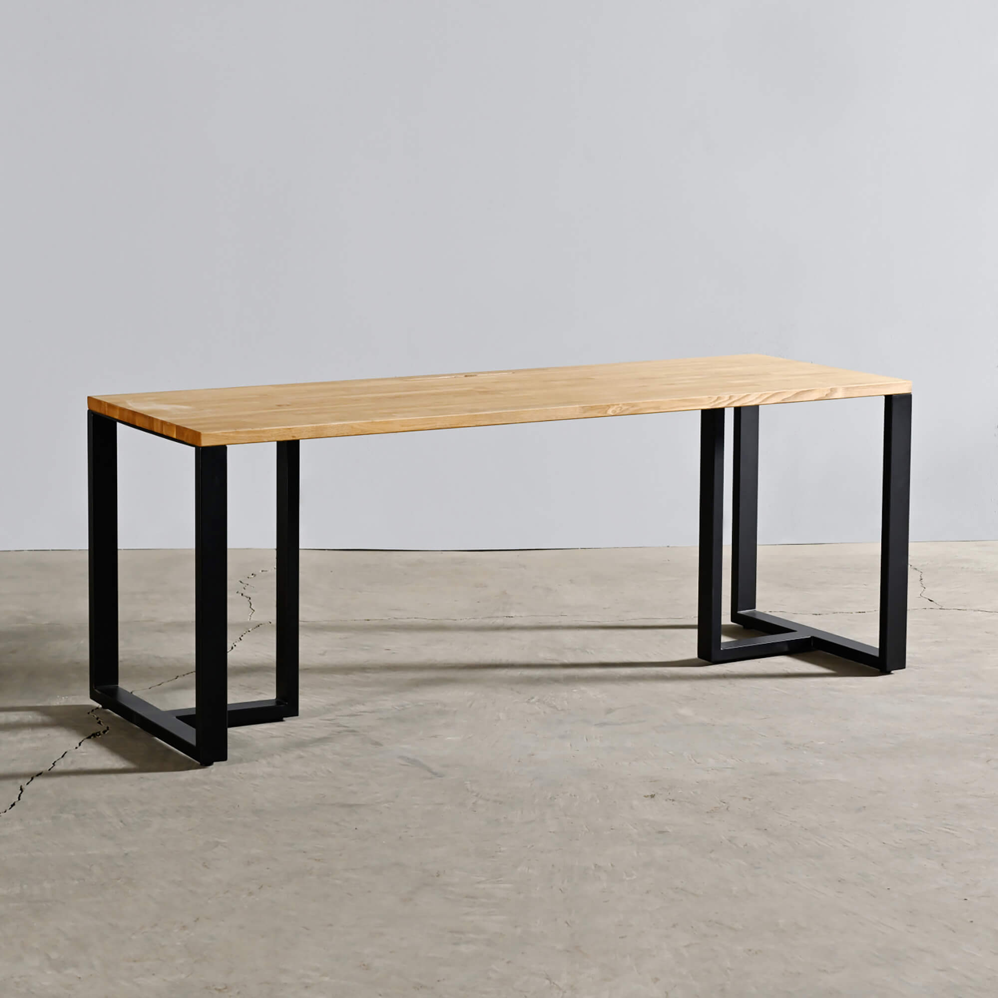 カウンターテーブル／T 型鉄脚