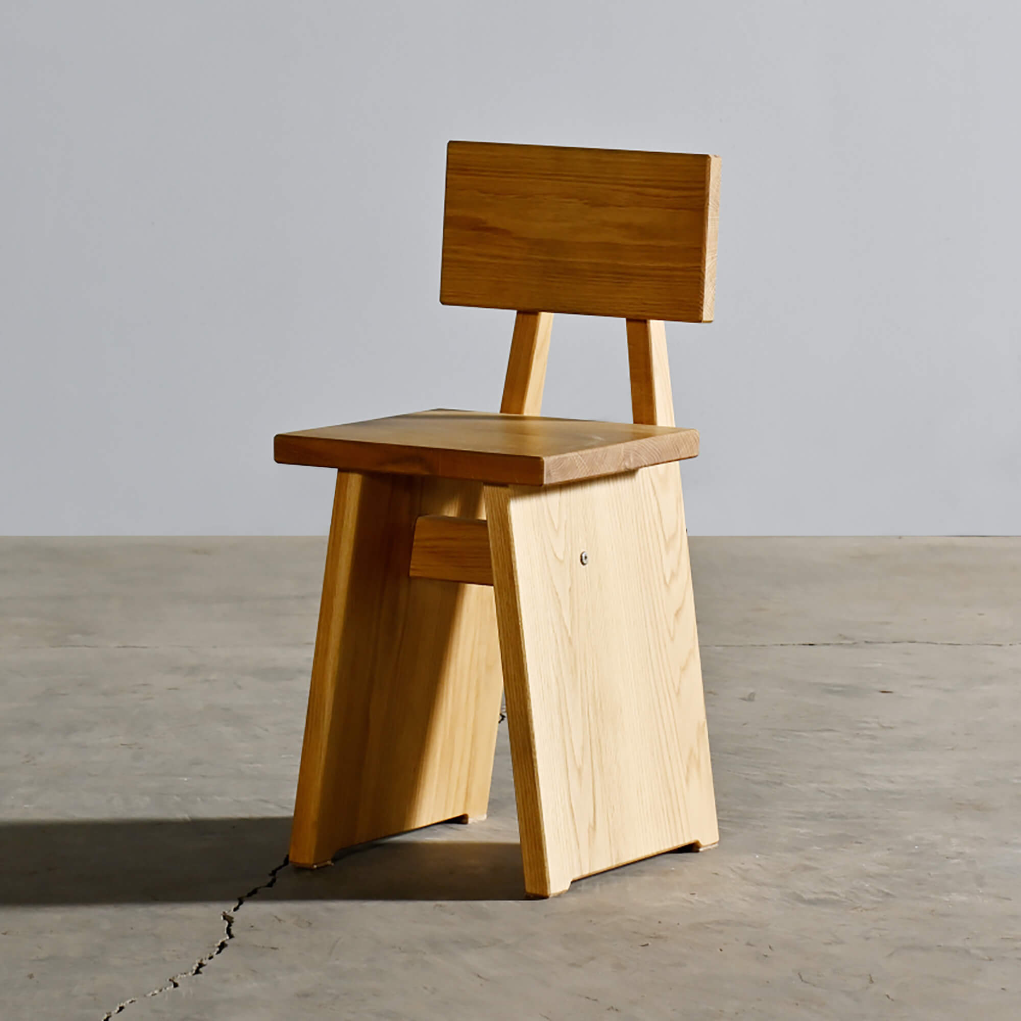 背付きコンパクトチェア