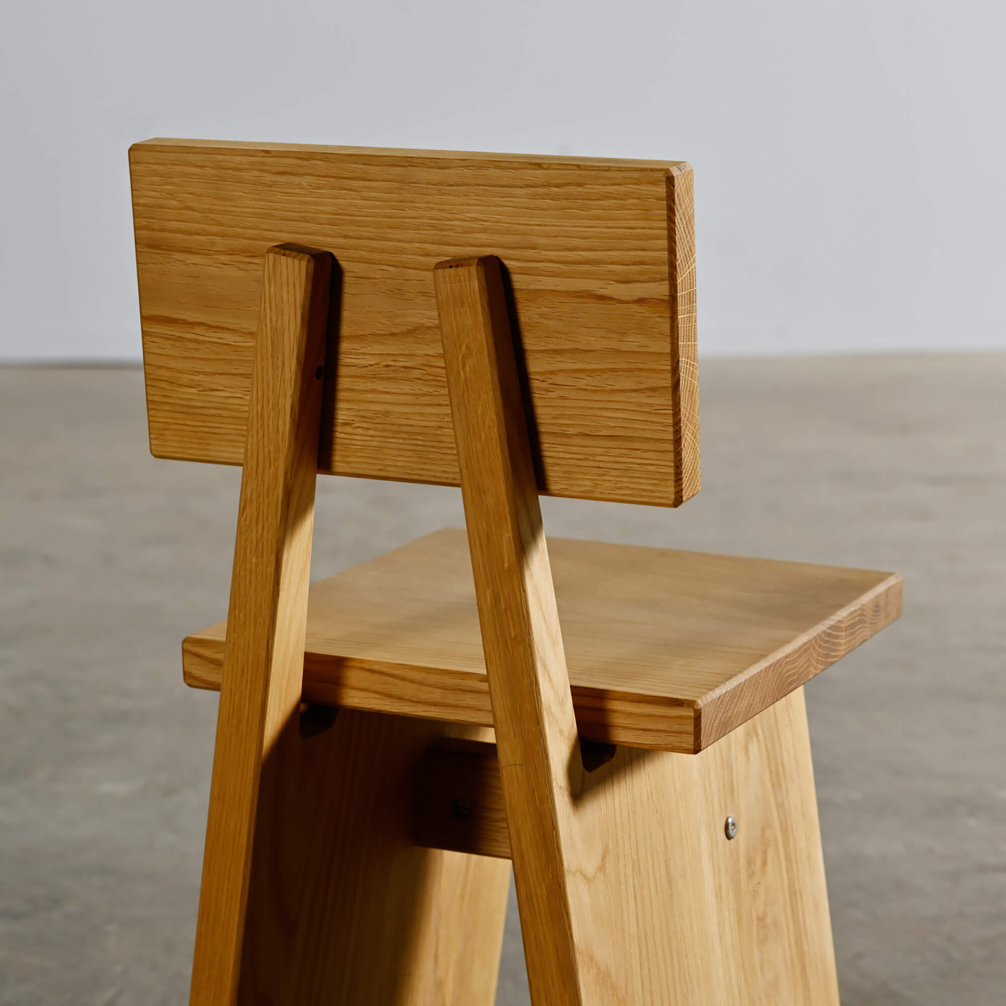 背付きコンパクトチェア