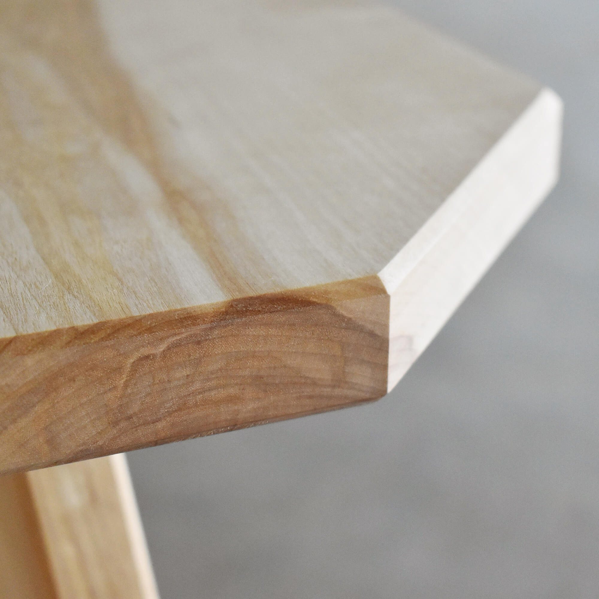 サイドテーブル／面材脚