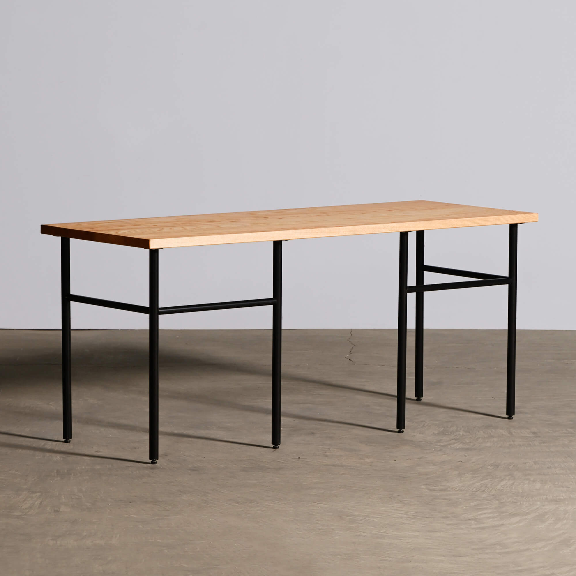 m3 | カウンターテーブル／3支点鉄脚