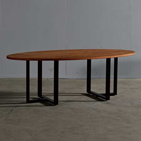 Oval Table 01